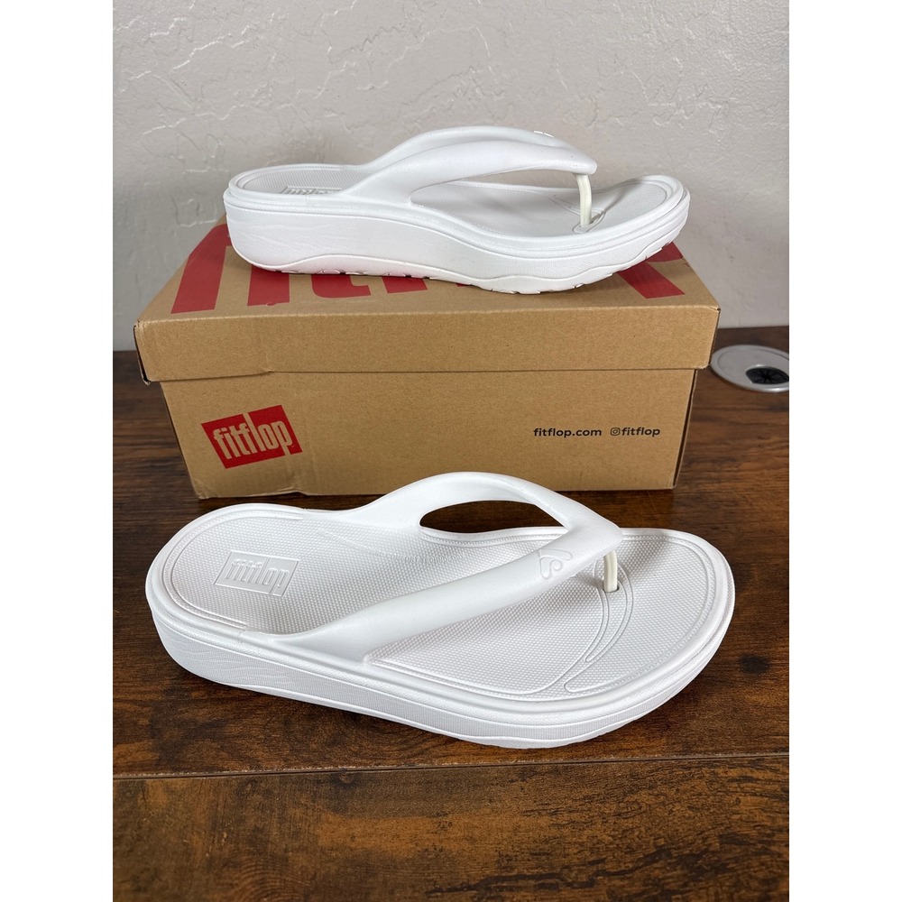 FitFlop Relief Recovery Toe-Post Sandals Urban White Womens 7 HF4-194-050 NEW